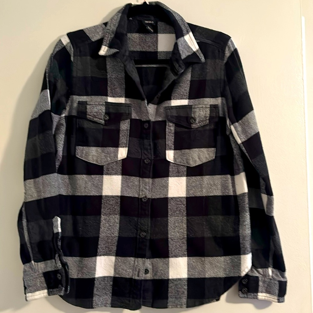 EUC black and white plaid Forever 21 flannel